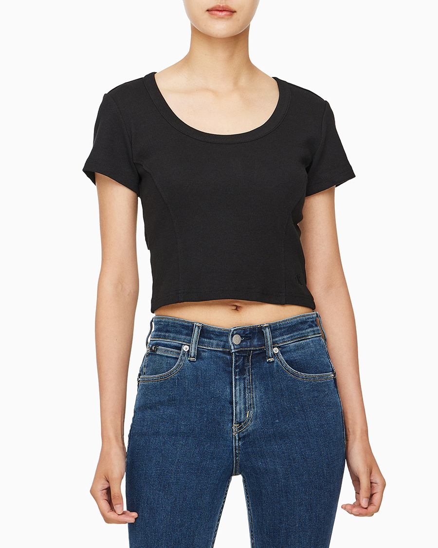 Tシャツ・カットソー Here Black Lip Open Back Crop Top J224341 BEH J CalvinKleinJeans Women's Lip Open Back Crop Short-Sleeved T