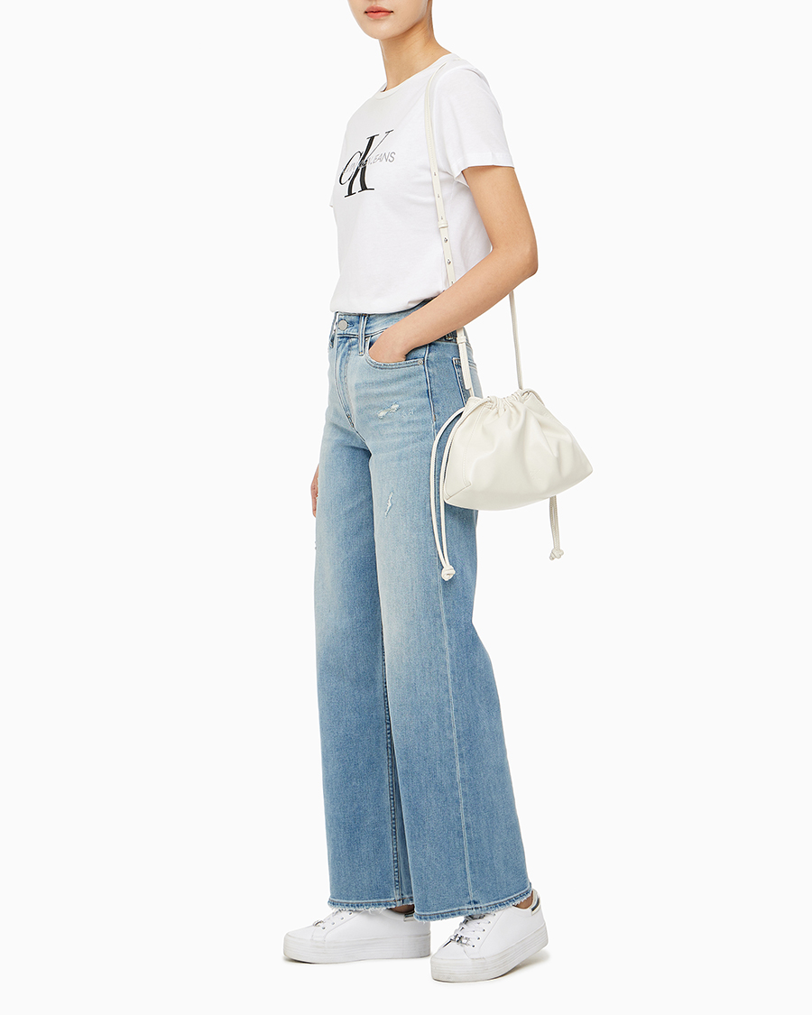 캘빈클라인 진(CALVIN KLEIN JEANS) 여 화이트 드로우스트링 백 DH3771 67U - 사이즈 & 후기 | 무신사
